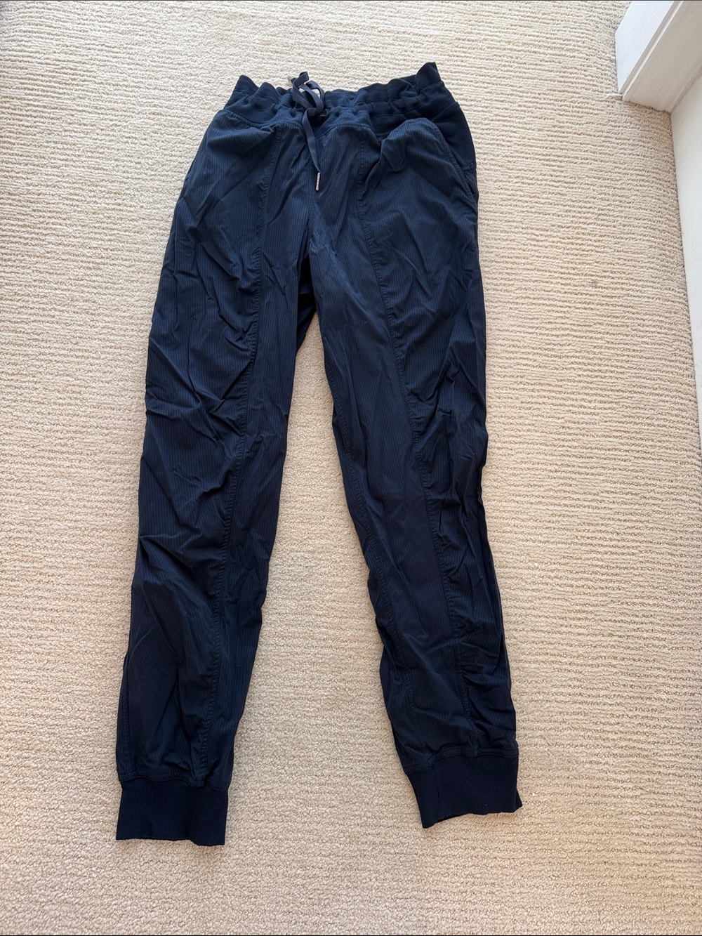 Lululemon Womena Navy Drawstring Jogger Pants